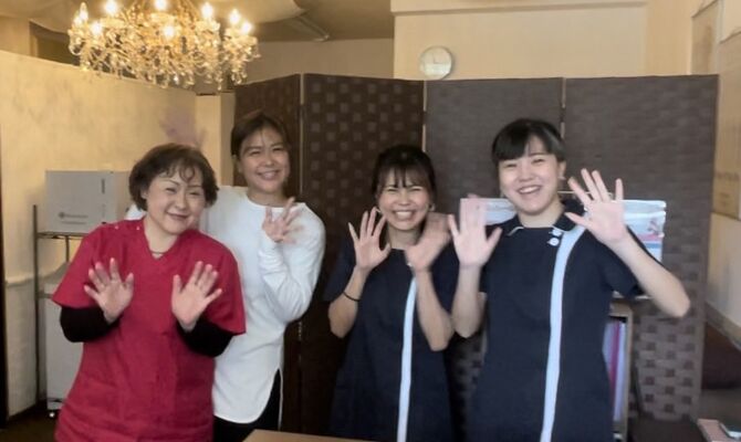 女性スタッフ